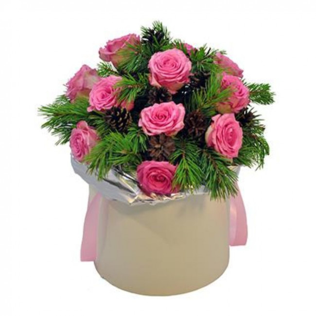 Букет цветов "Новогодняя коробка из роз" Букет цветов "Новогодняя коробка из роз"